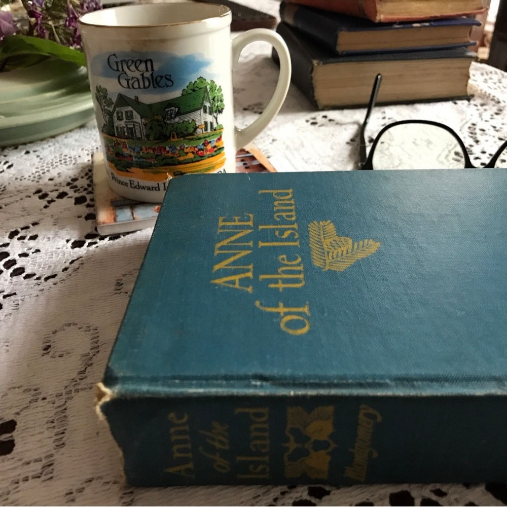 Anne of the Island Vintage Book LM Montgomery